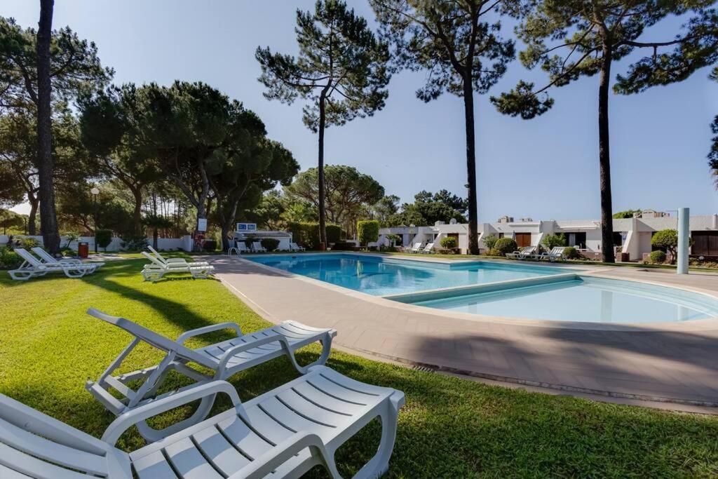 Planalto - Cosy House For 4 In A Private Condo With Pool At Vilamoura Quarteira Exterior photo